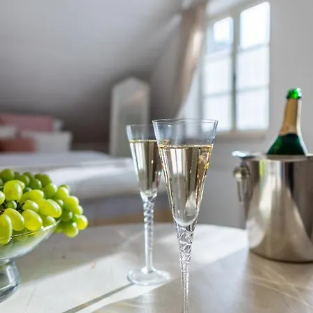 招待所 Boutique Soukenikuv Dum