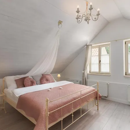 Boutique Soukeníkův Dům 4*