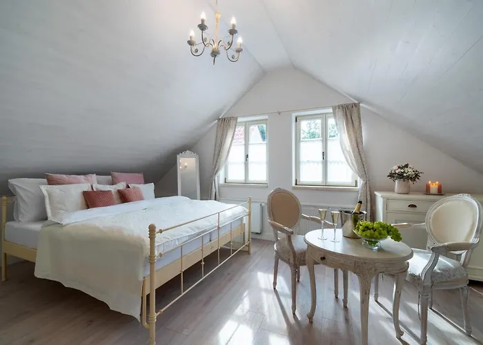 Гостевой дом Boutique Soukenikuv Dum 4*