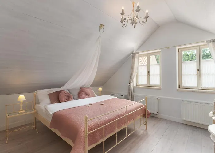 Boutique Soukenikuv Dum 4*